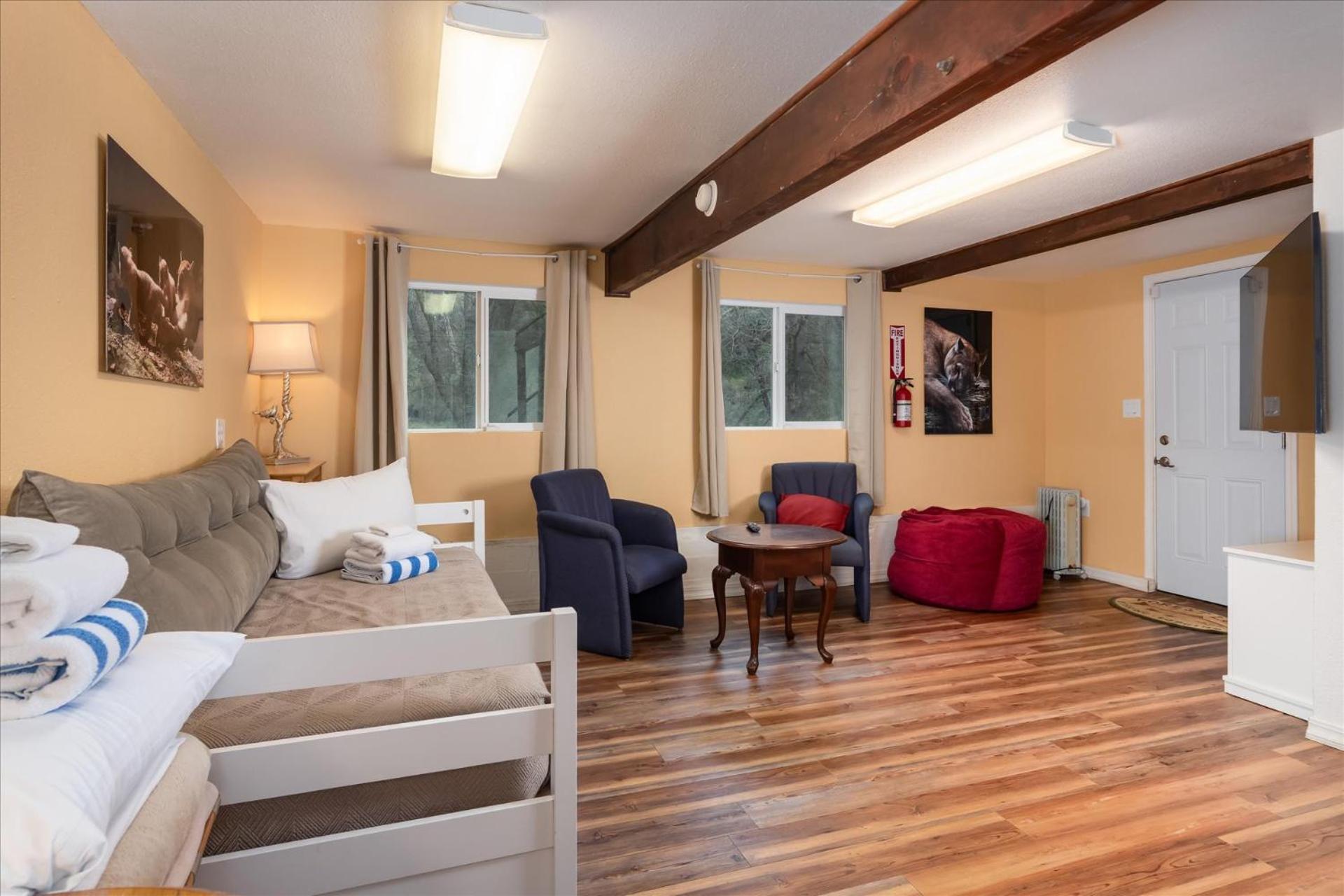 Vakantiehuis Yosemite Corner W New Game Room/hot Tub/ev Oakhurst